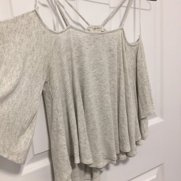 Flowy off the shoulder top - Picture 2 of 3